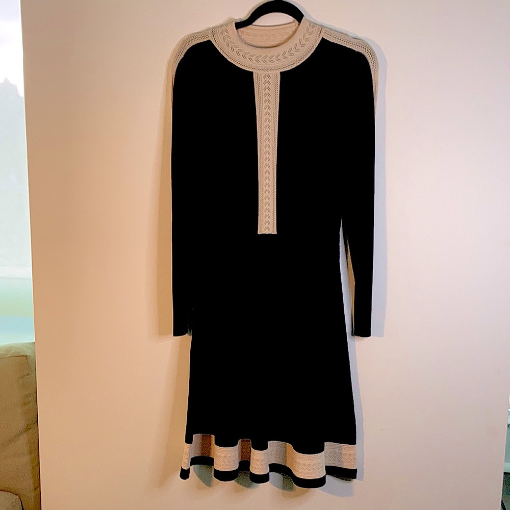 viscose black knit with contrast crochet detail